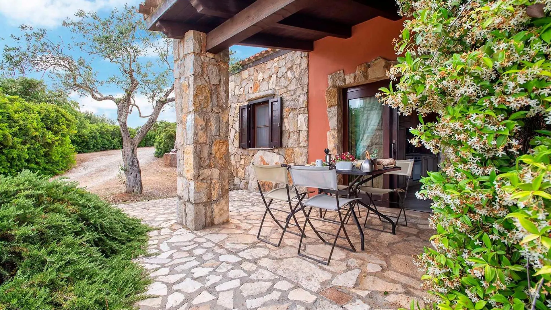 Villa Ginestre Cottage With Pool In The Nature Park Of Porto Conte Santa Maria la Palma Italy